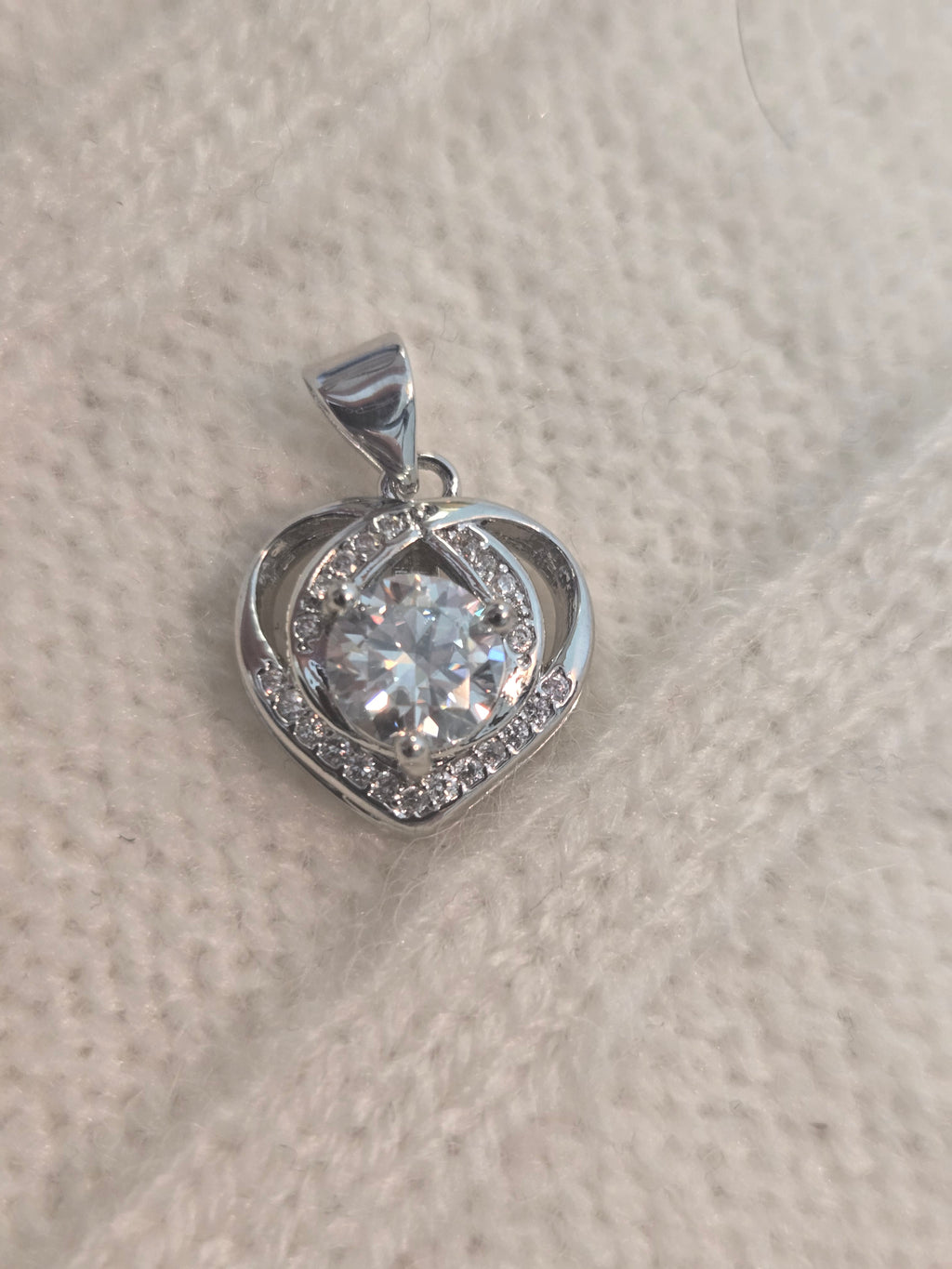 Moissy Pendant