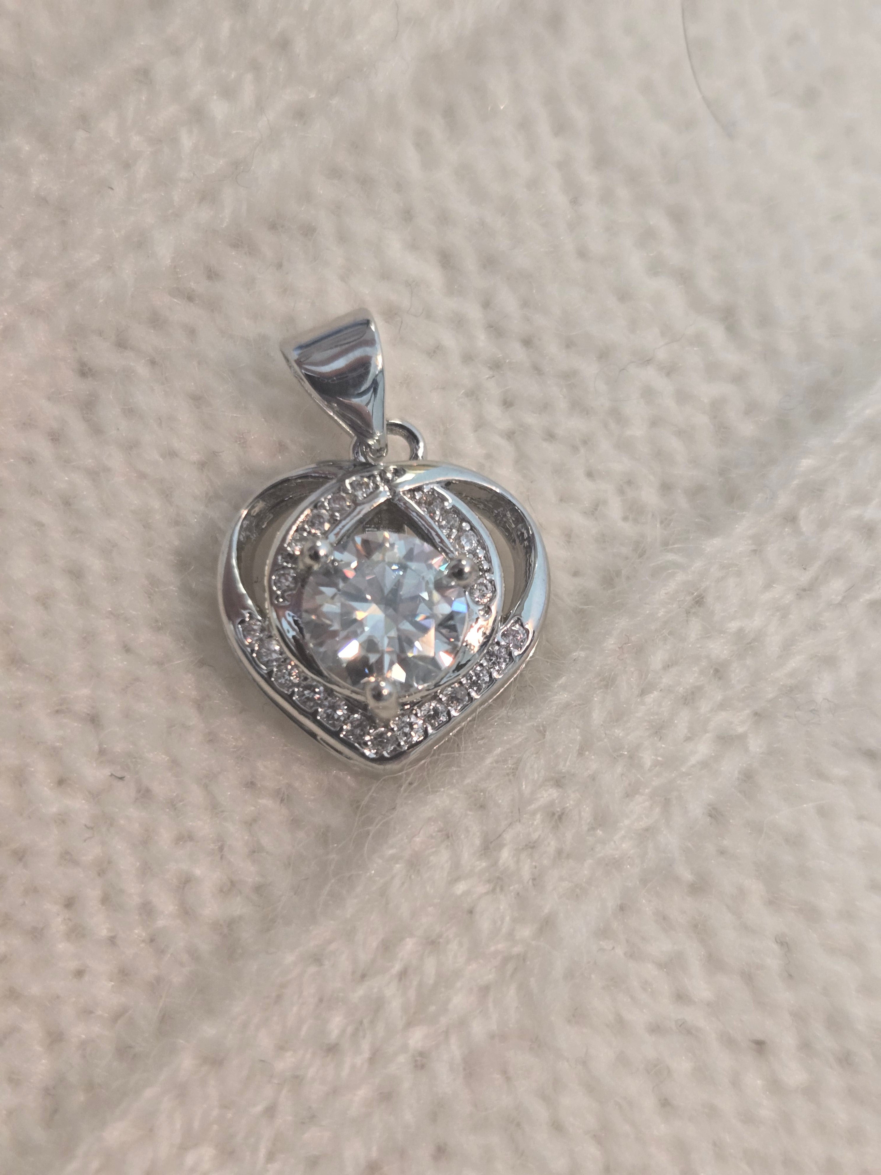 Moissy Pendant