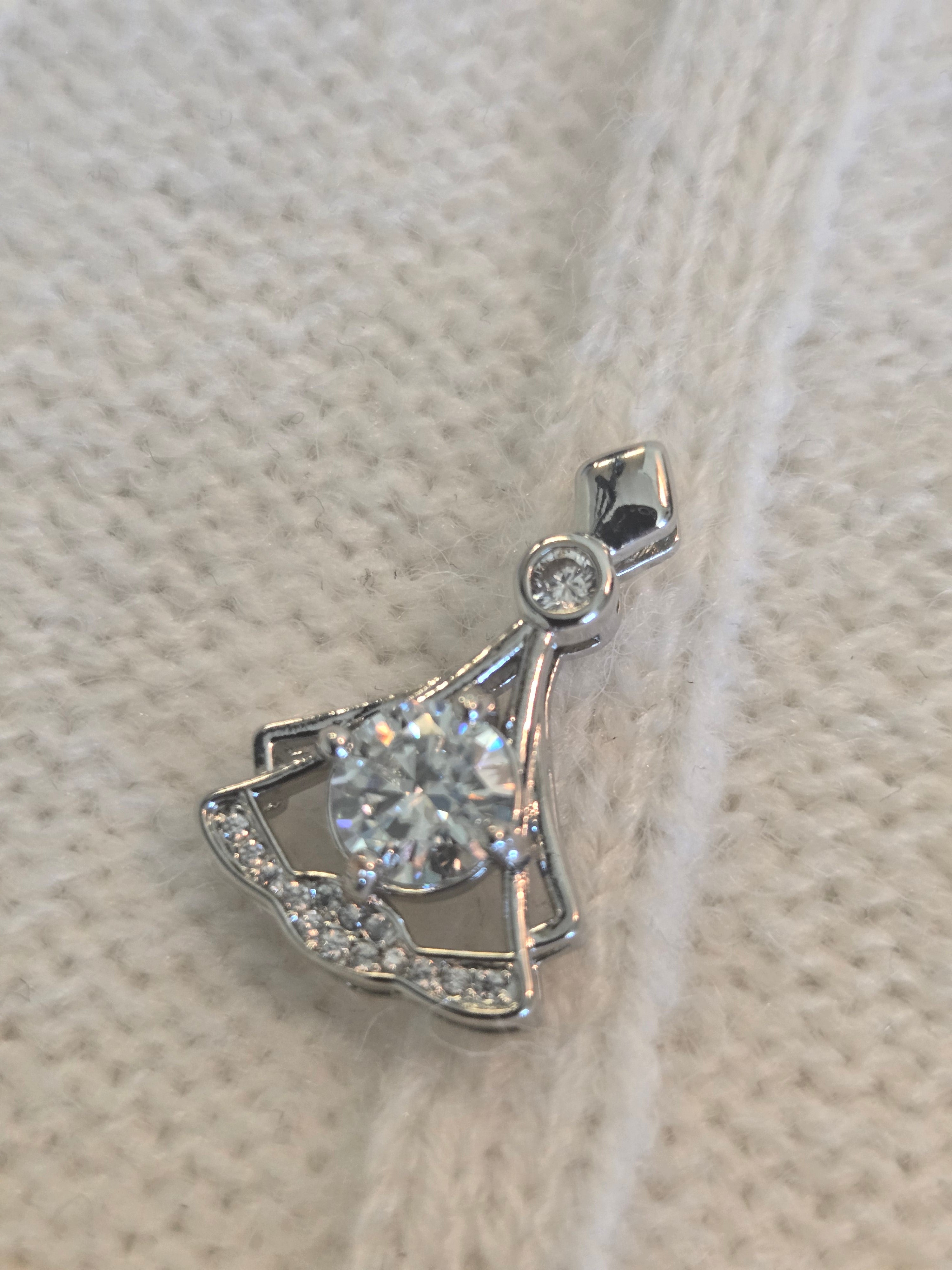Moissy Pendant