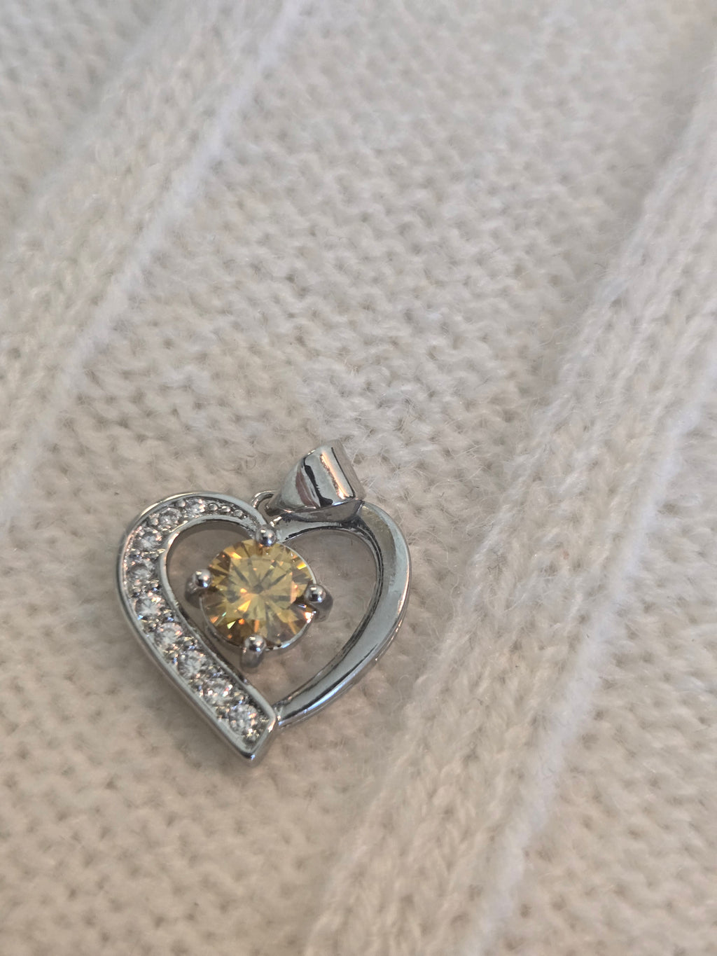 Moissy Pendant