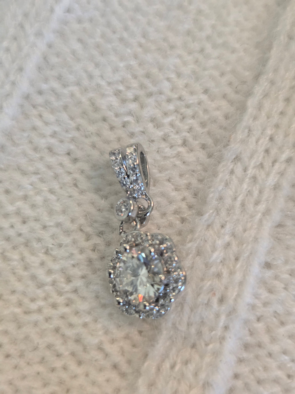 Moissy Pendant