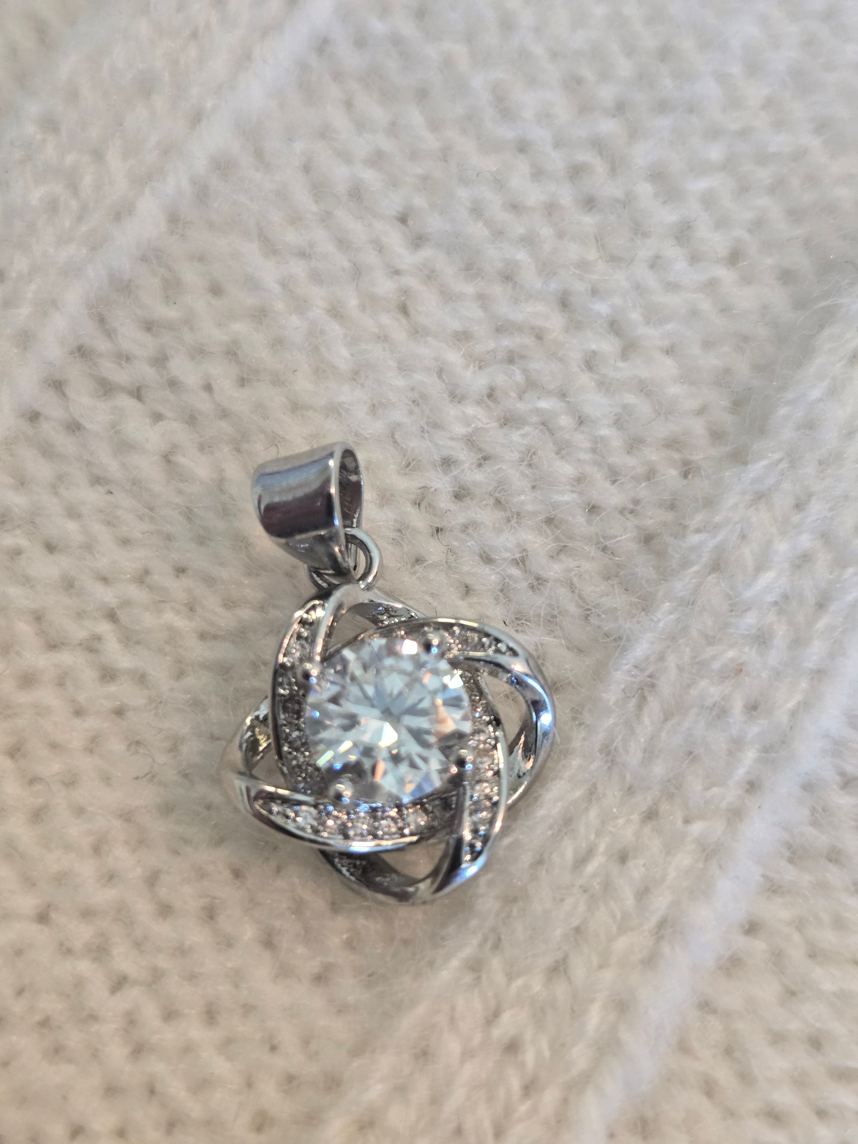 Moissy Pendant