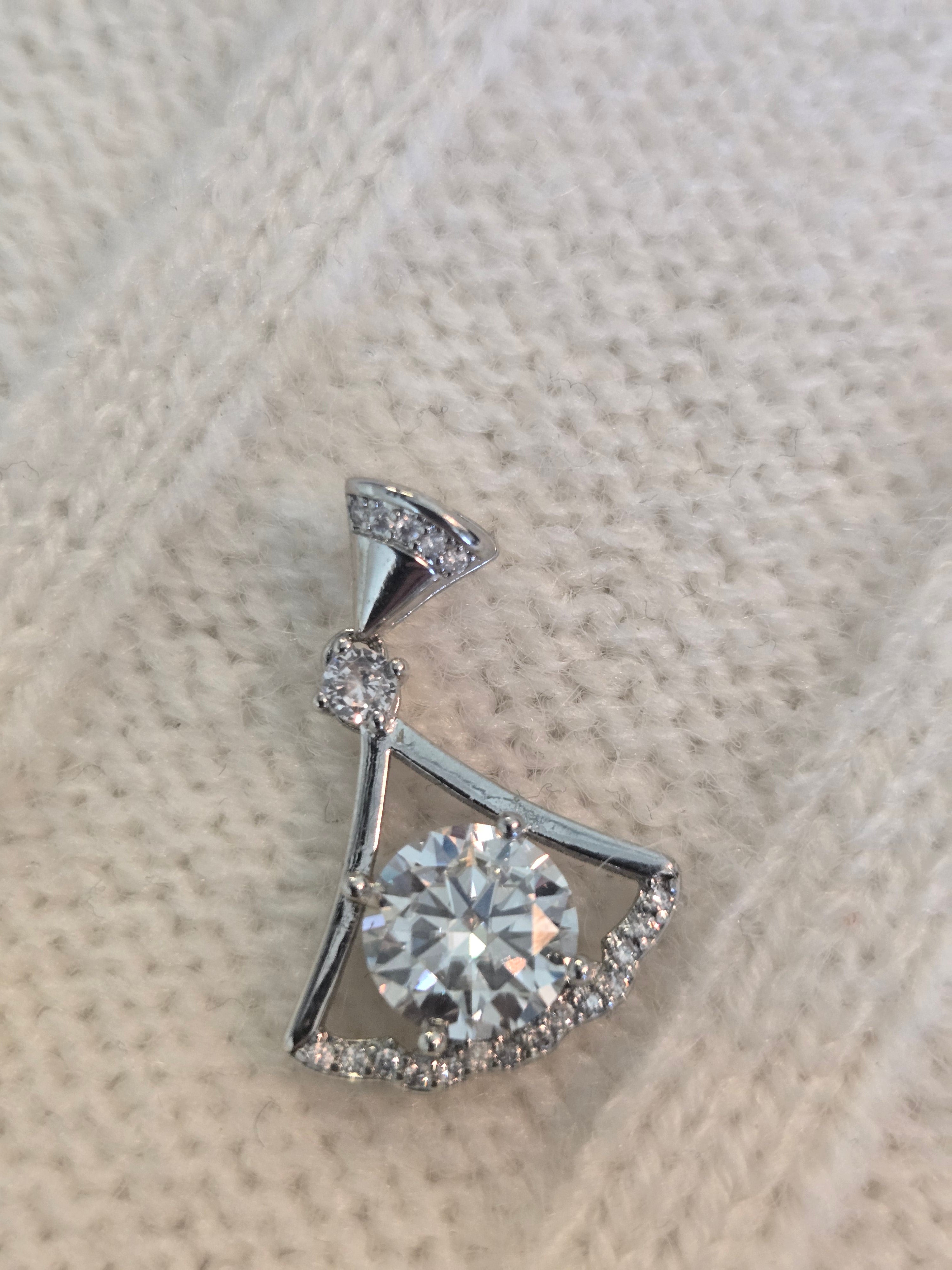 Moissy Pendant
