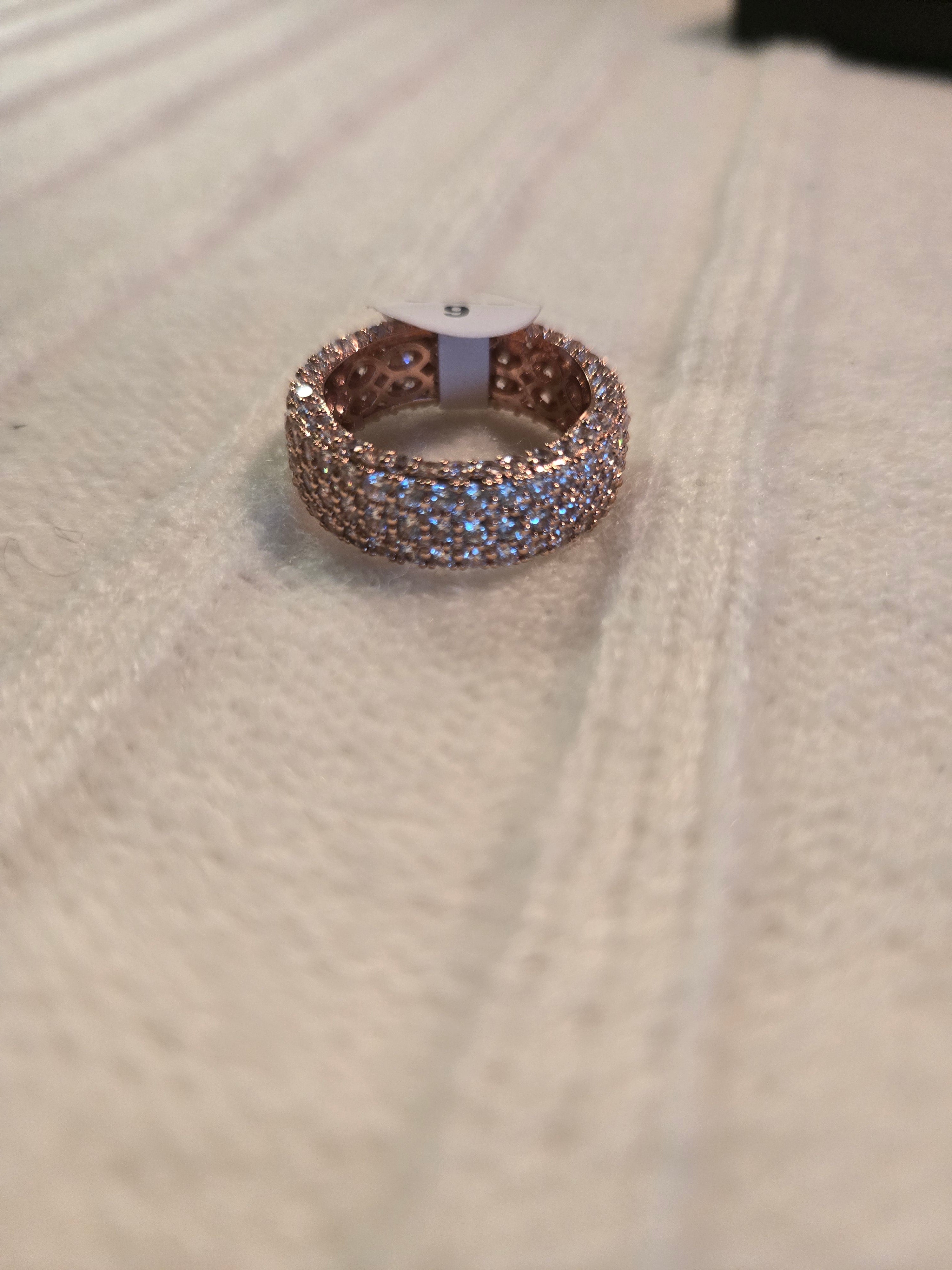 Rose gold ring