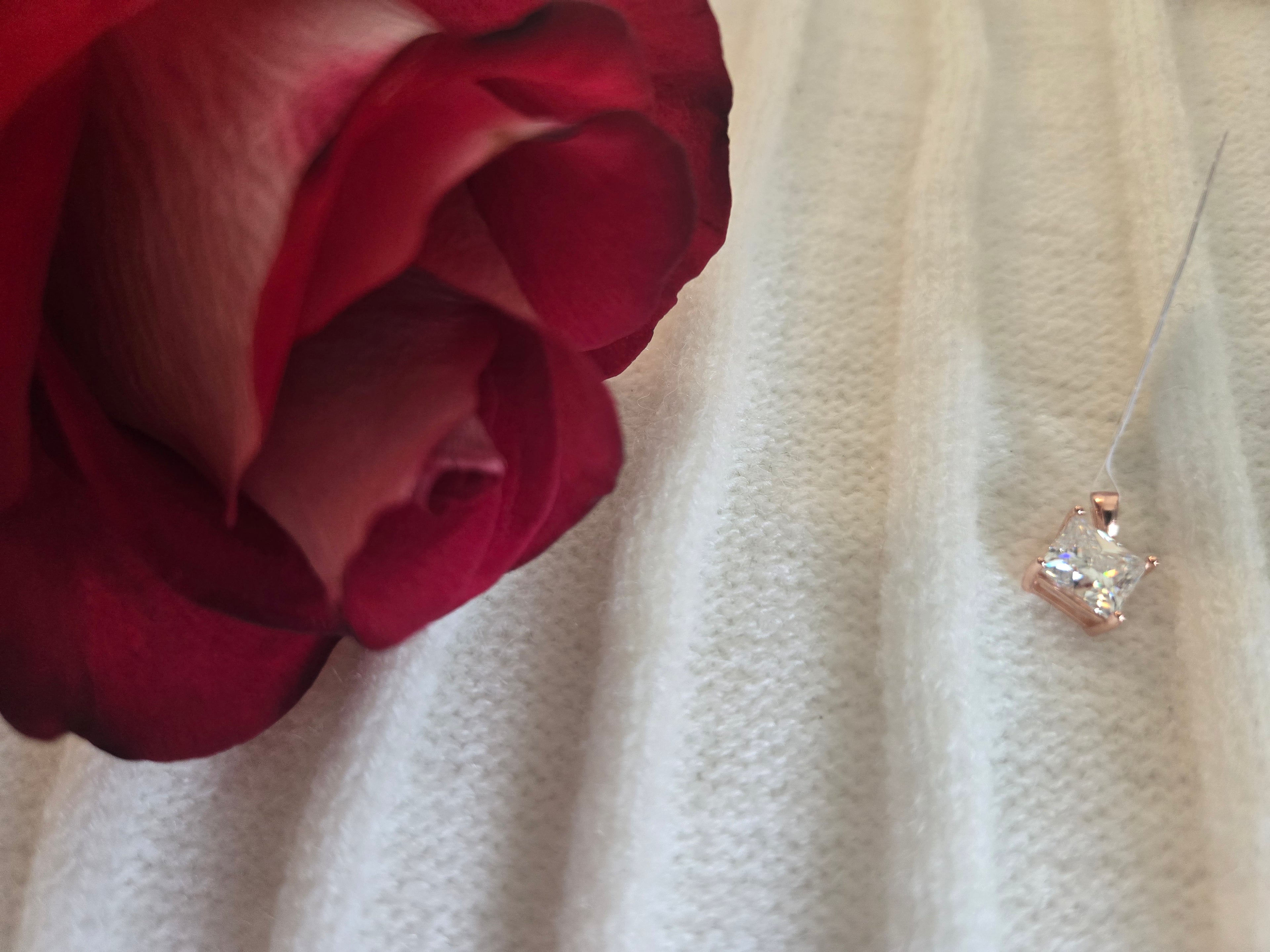 Moissy princess cut pendant